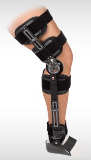 Ортопедический аппарат на голеностопный и коленный суставы